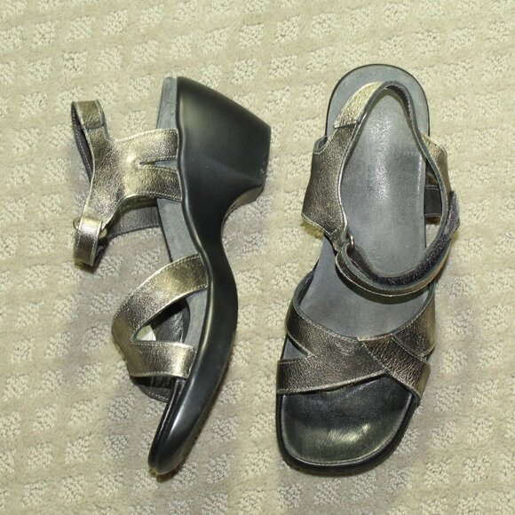 Naot Women's 7.5 Distressed Pewter 1" Platform 3" Heeled Sandals - Picture 1 of 7